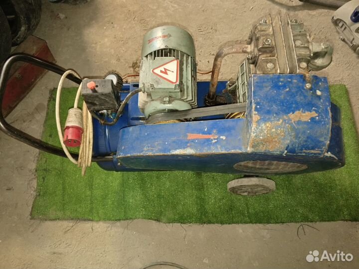 Воздушный компрессор