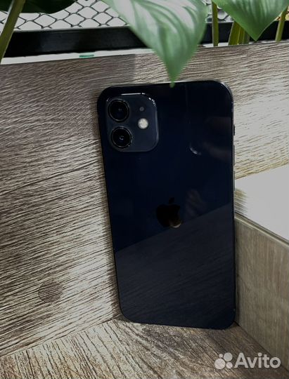 iPhone 12, 64 ГБ