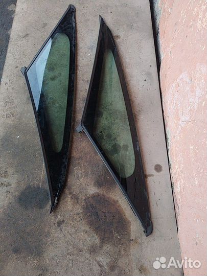 Правая форточка Opel Zafira C