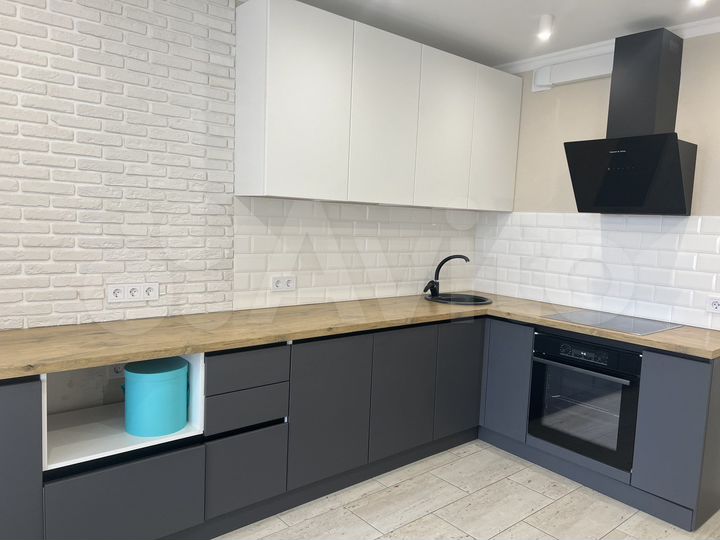 2-к. квартира, 55 м², 8/15 эт.