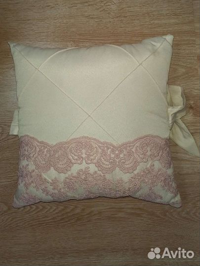 Продаю бортики в кроватку в наличии 12 подушек