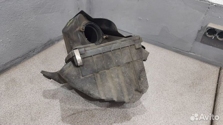 Корпус воздушного фильтра WV Passat B5 1.9 TDI AFN