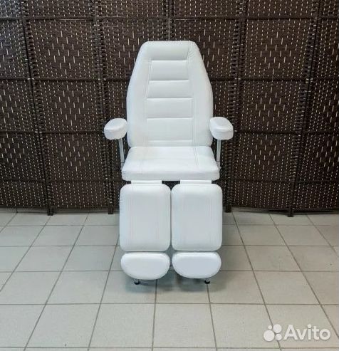 Стул для мастера педикюра, косметолога