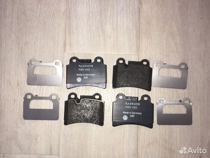 Тормозные колодки задние Touareg VAG 7L6698451B