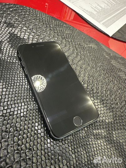 Телефон iPhone 8 256gb