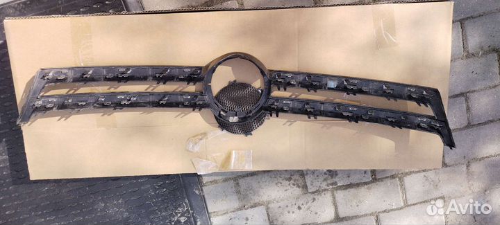 Решетка радиатора touareg nf