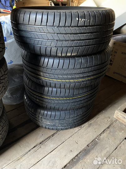 Bridgestone Turanza T005 215/60 R16