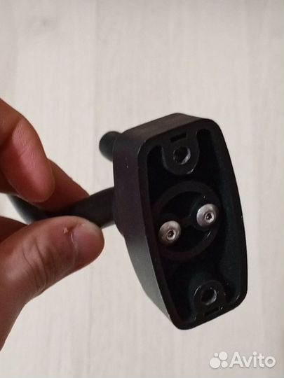 Настенный держатель для гитары