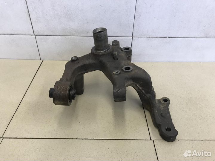 Кулак поворотный задний правый Octavia (A5 1Z) 200