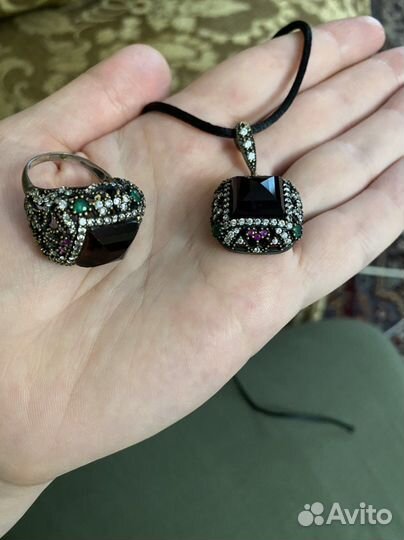 Серебряное кольцо и подвеска
