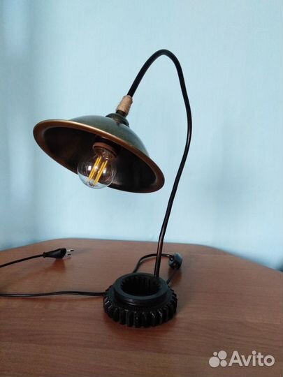 Лампа настольная