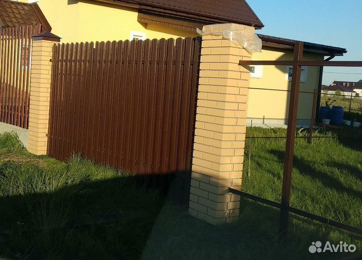 Пикс панель имитирующая кирпичный столб