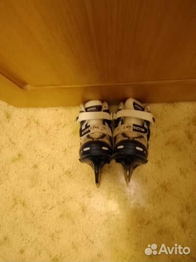 Коньки хоккейные