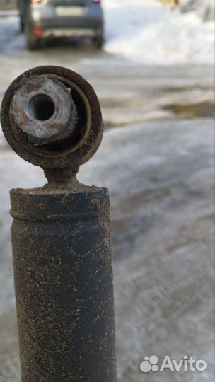 Задний амортизатор renault Megan 3