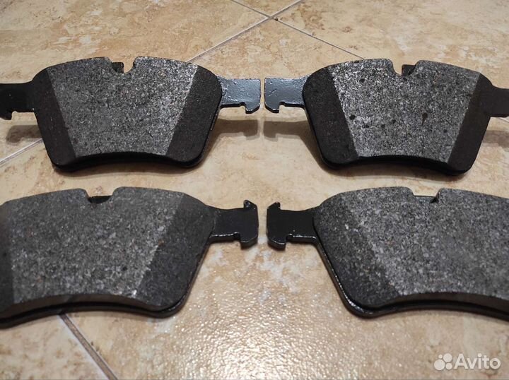 Колодки тормозные передние Mercedes-Benz