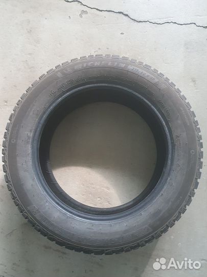 Michelin X-Ice North 4 215/60 R17