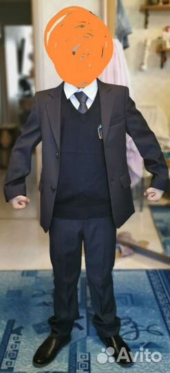 Костюм школьный на мальчика 7-8лет