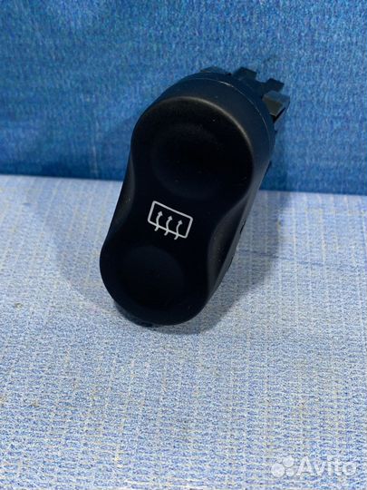 Кнопка обогрева заднего стекла Renault sandero