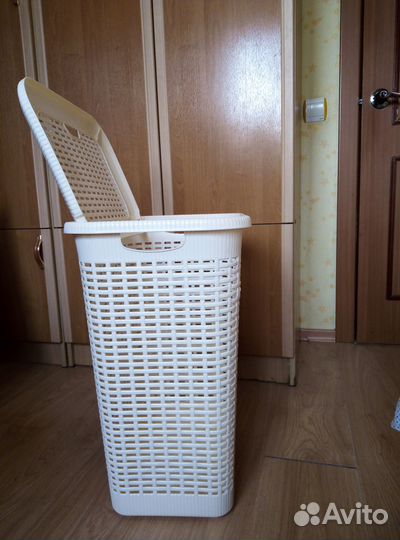 Корзина для белья с крышкой 50 л