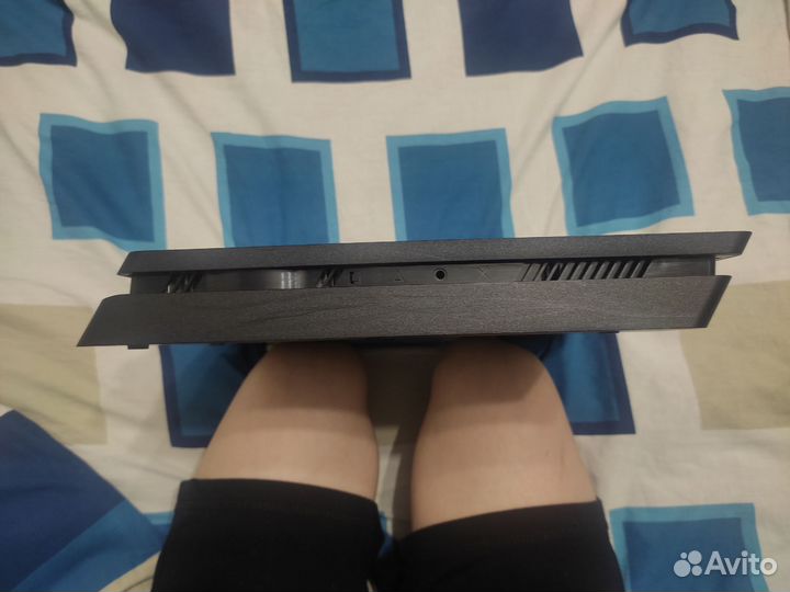 Sony playstation 4 slim