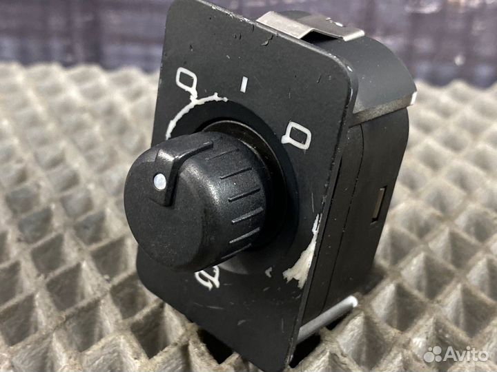 Кнопка регулировки зеркал Audi Allroad C5 BES 2004