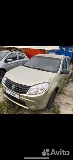 Renault Sandero 1.4 МТ, 2014, битый, 300 000 км