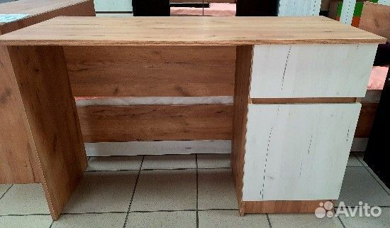 Письменный уголок Марчел золотой/дуб белый 1,65 м