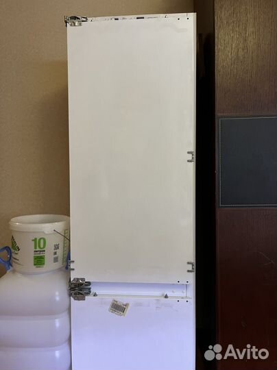 Встраиваемый холодильник aeg