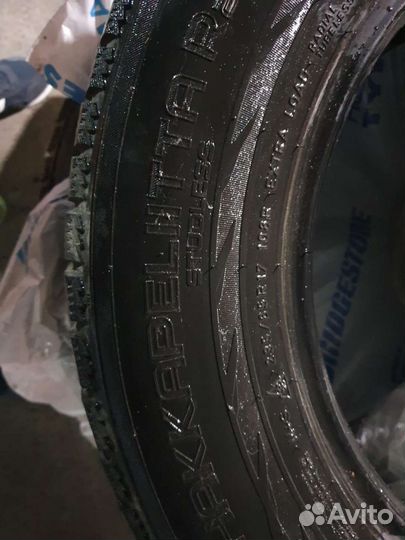 Nokian Tyres Hakkapeliitta 10p SUV 235/35 R17