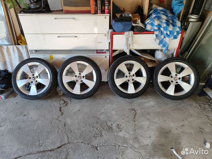 Колеса диски шины от Шкода Октавия а7 r17 оригинал