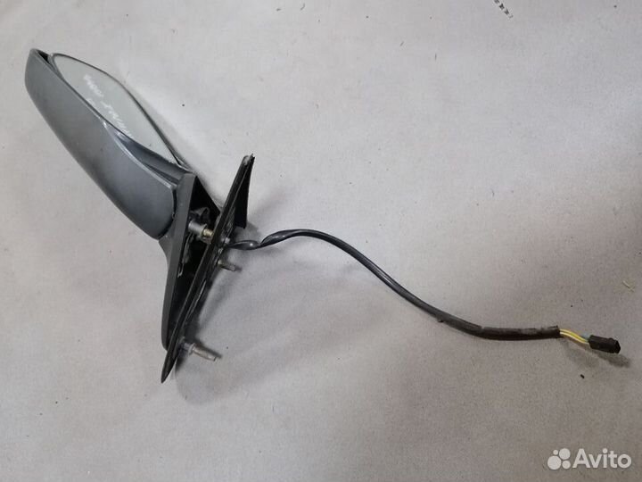 Зеркало боковое Mitsubishi Mirage правое 1991