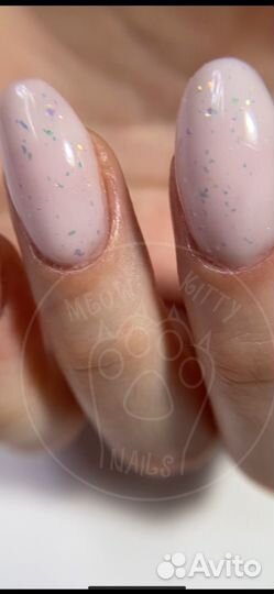 Модель на маникюр / Мастер маникюра