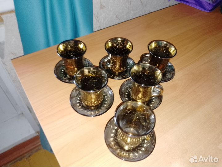 Чашки с блюдцами