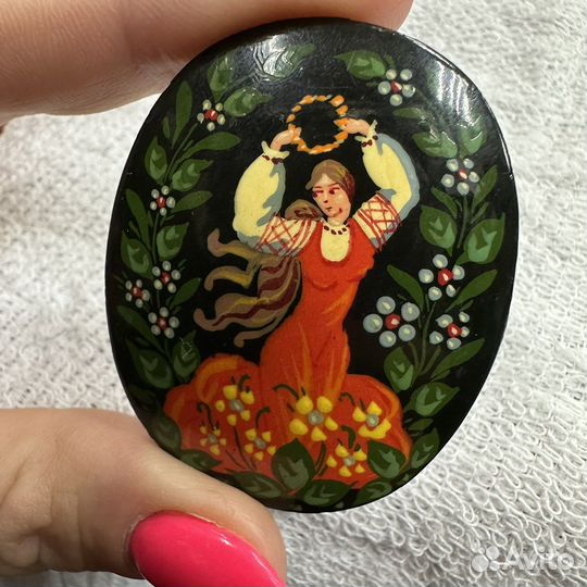 Брошь палех девушка С венком СССР (сзр)