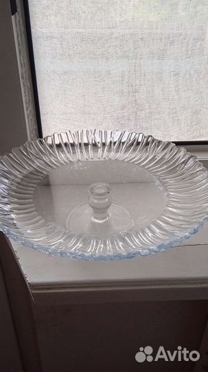 Тортница на ножке