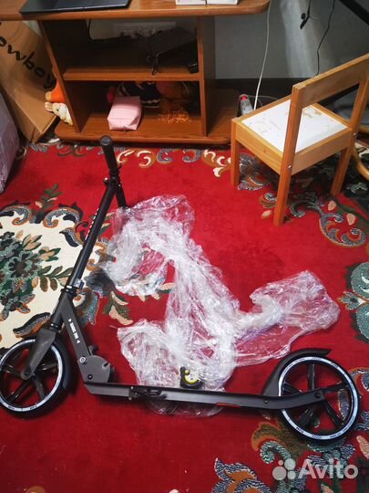 Новый самокат с ножным тормозом, колёса 20 см