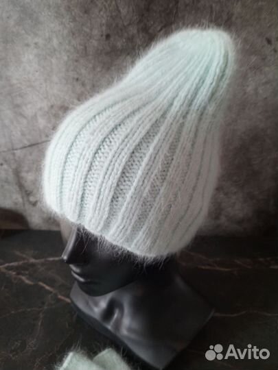 Комплект из пуха норки шапка и митенки