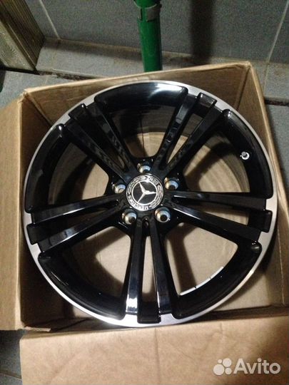 Новые оригинальные диски Mercedes CLA, A, B, R18