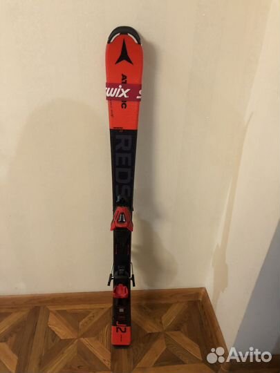 Продаю горные лыжи и батинки