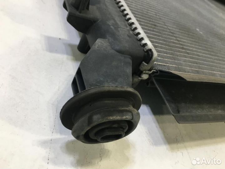 Радиатор охлаждения двигателя Volkswagen Scirocco