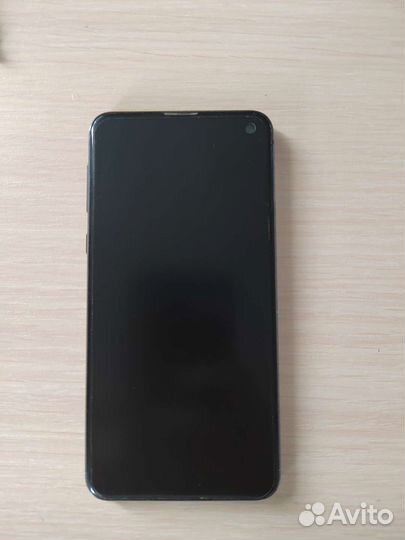 Телефон Samsung galaxy s10e