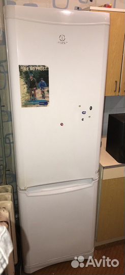 Холодильник 185 см Indesit B18FNF.025