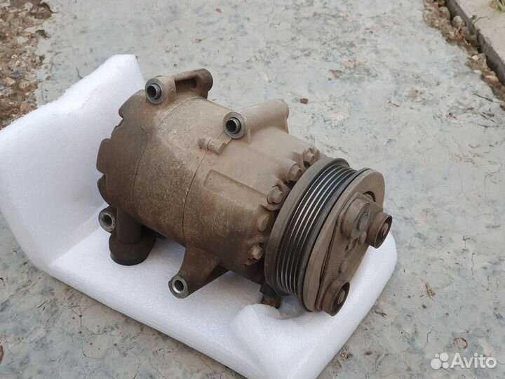 Компрессор кондиционера Ford Focus 2