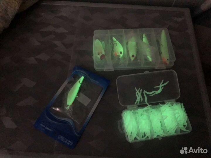 Воблеры и искусств. приманки, светящиеся в темноте