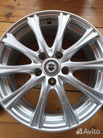 Литые диски Weds Joker R17 5-114,3