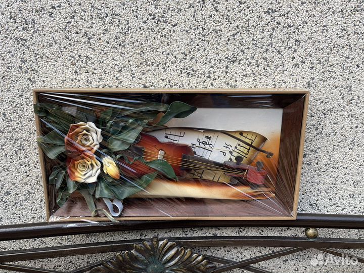 Интерьерная картина из кожи