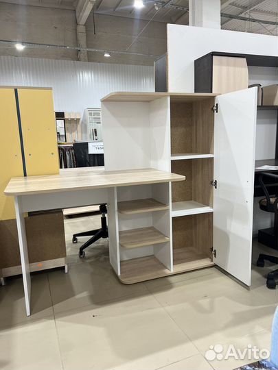 Письменный стол