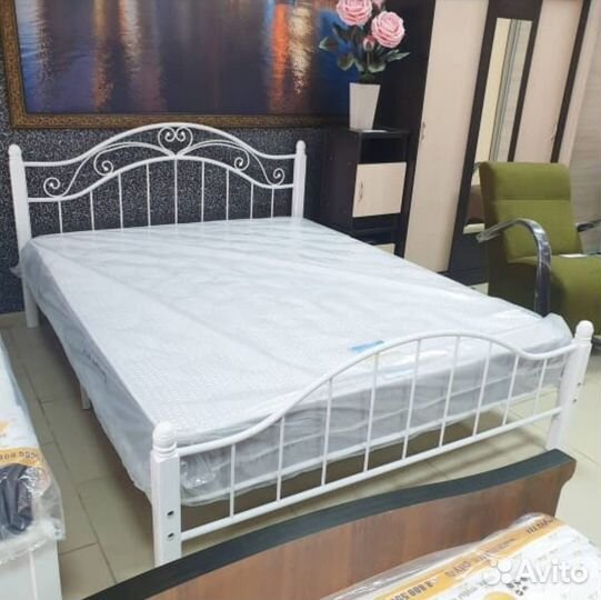 Кованая кровать