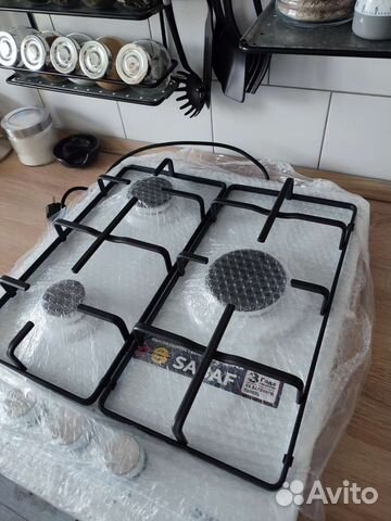 Газовая встраиваемая панель 3 конфорки новая