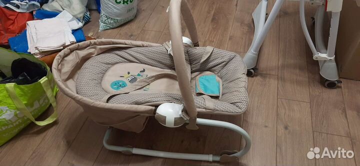 Шезлонг для новорожденных